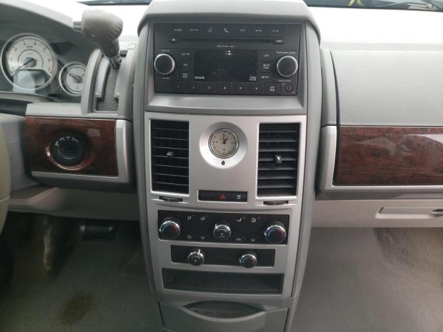 Photo 9 from auction – 2010 CHRYSLER TOWN & COU with VIN 2A4RR5D17AR460447