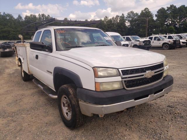 CHEVROLET SILVERADO2 2006 with VIN 1GCHC29U46E190585 - Photo from auction