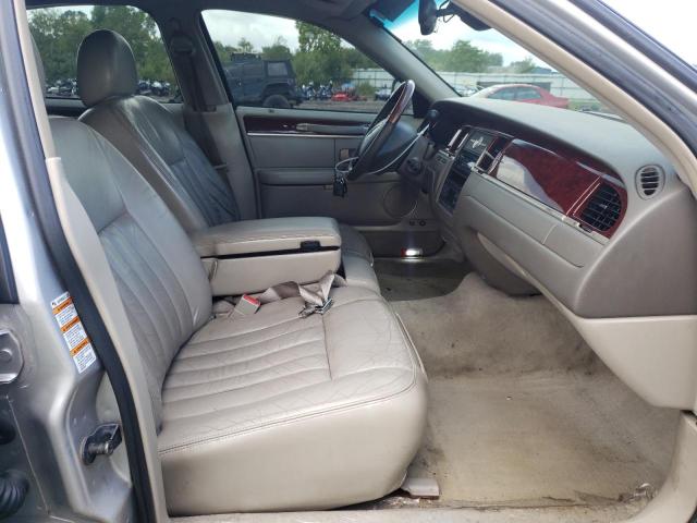 Photo 5 from auction – 2003 LINCOLN TOWN CAR with VIN 1LNHM82W83Y616392