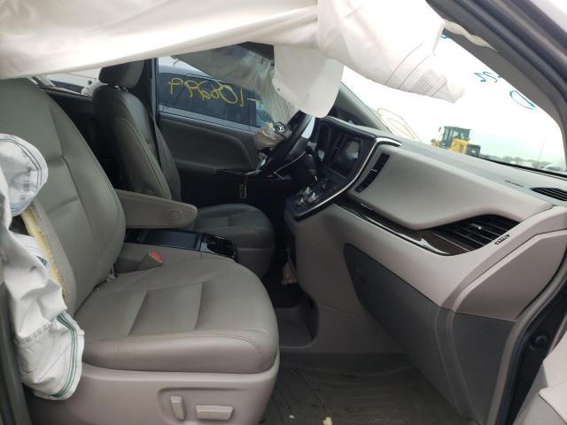 Photo 5 from auction – 2017 TOYOTA SIENNA XLE with VIN 5TDDZ3DC8HS157815