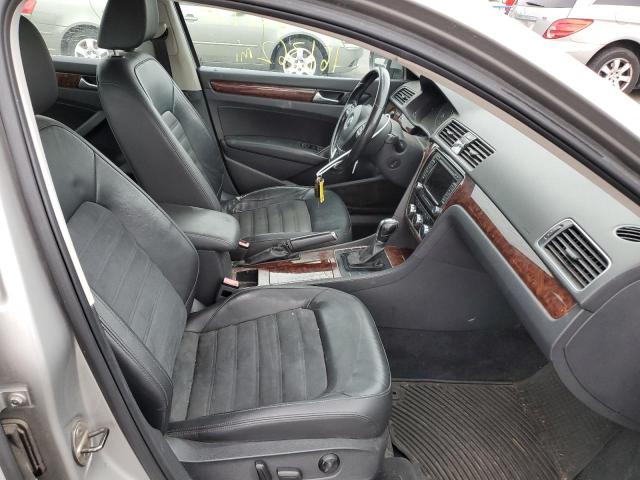 Photo 5 from auction – 2012 VOLKSWAGEN PASSAT SEL with VIN 1VWCN7A37CC110303