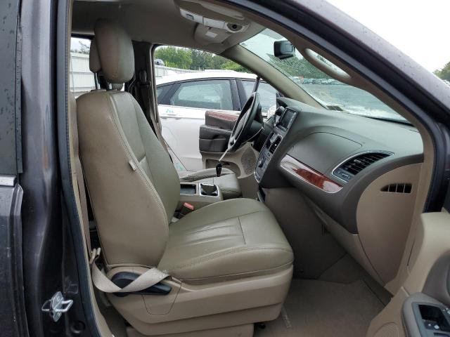 Photo 5 from auction – 2016 CHRYSLER TOWN & COU with VIN 2C4RC1BG1GR120355