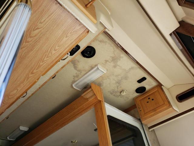 Photo 9 from auction – 2005 FREIGHTLINER CHASSIS X with VIN 4UZAAHDC05CU56747