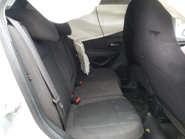 Photo 6 from auction – 2017 CHEVROLET TRAX LS with VIN KL7CJKSB5HB129420