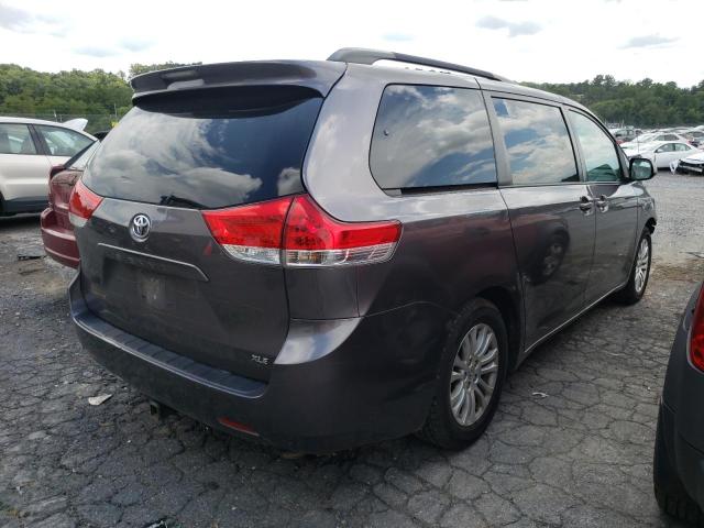 Photo 4 from auction – 2014 TOYOTA SIENNA XLE with VIN 5TDYK3DC6ES489334