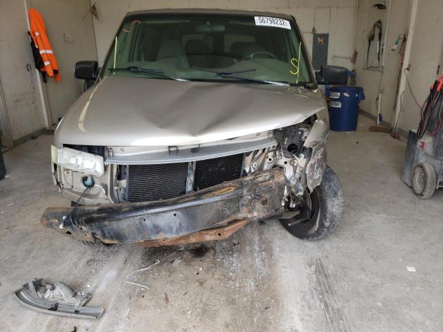 Photo 9 from auction – 2002 CHEVROLET ASTRO with VIN 1GNDM19X82B126987