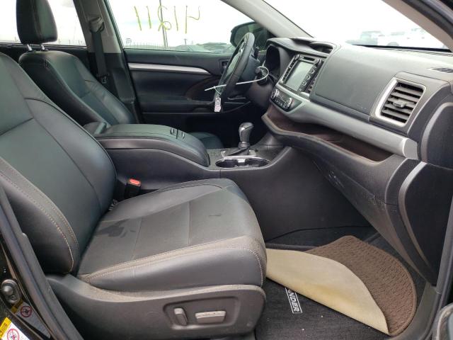 Photo 5 from auction – 2018 TOYOTA HIGHLANDER with VIN 5TDKZRFH4JS537341