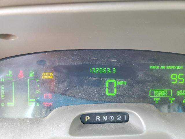 Photo 8 from auction – 2000 MERCURY GRAND MARQ with VIN 2MEFM75W2YX745087