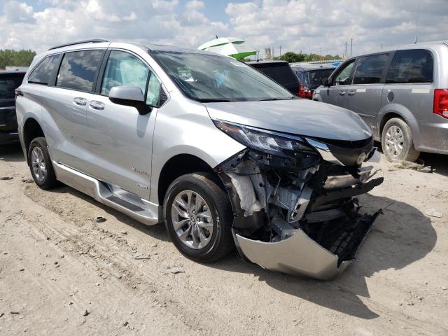 TOYOTA SIENNA XLE 2021 with VIN 5TDJRKEC3MS031061 - Photo from auction