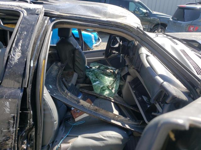 Photo 5 from auction – 2000 CHEVROLET SUBURBAN K with VIN 3GNFK16T7YG149306