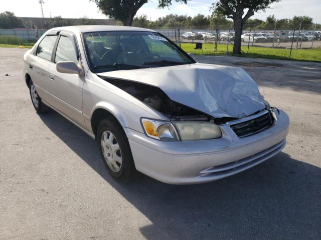 TOYOTA CAMRY CE 2000 with VIN 4T1BG22K3YU011265 - Photo from auction