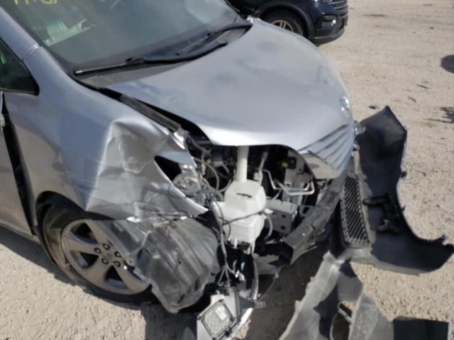 Photo 9 from auction – 2017 TOYOTA SIENNA LE with VIN 5TDKZ3DC0HS785584