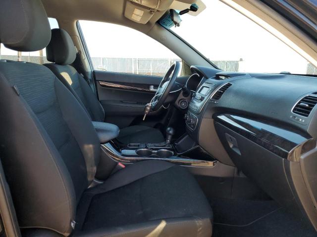 Photo 5 from auction – 2015 KIA SORENTO LX with VIN 5XYKTCA62FG614197