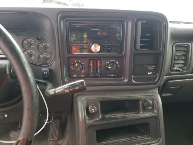 Photo 9 from auction – 2005 CHEVROLET SILVERADO with VIN 1GCHK29265E163176