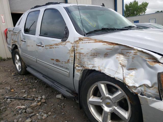 Photo 9 from auction – 2013 CHEVROLET AVALANCHE with VIN 3GNTKFE72DG371315