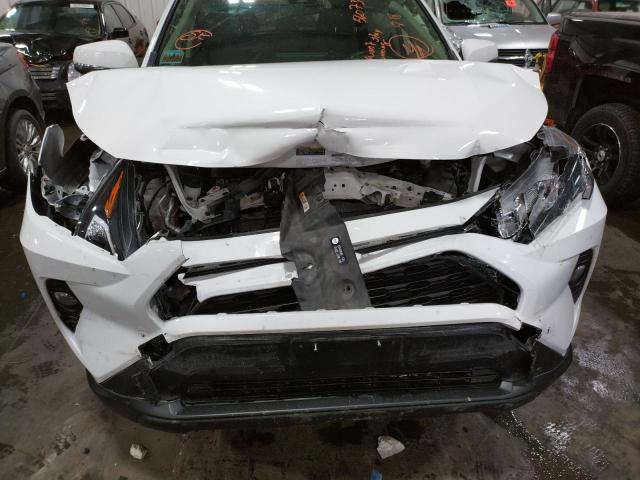 Photo 9 from auction – 2019 TOYOTA RAV4 XLE with VIN JTMP1RFV4KD021240