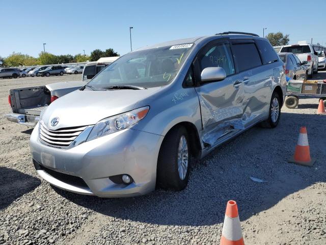 Photo 2 from auction – 2016 TOYOTA SIENNA XLE with VIN 5TDYK3DC7GS701936