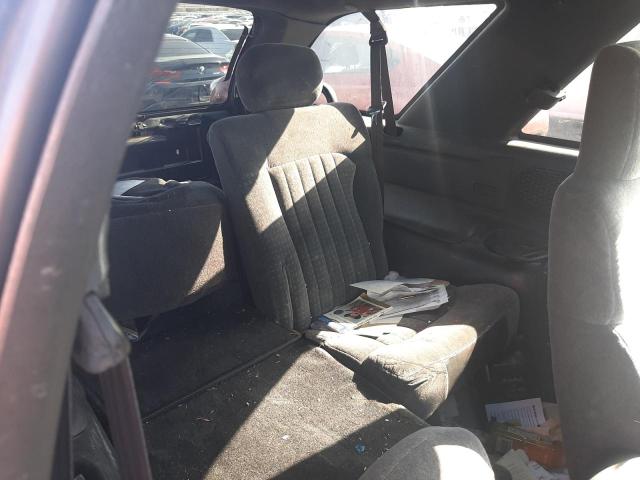 Photo 6 from auction – 2002 CHEVROLET BLAZER with VIN 1GNCS18W62K205813