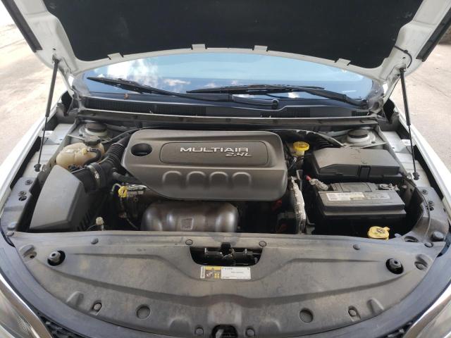 Photo 7 from auction – 2016 CHRYSLER 200 LIMITE with VIN 1C3CCCAB1GN136337
