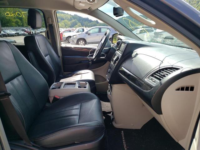 Photo 5 from auction – 2015 CHRYSLER TOWN & COU with VIN 2C4RC1BG8FR698502