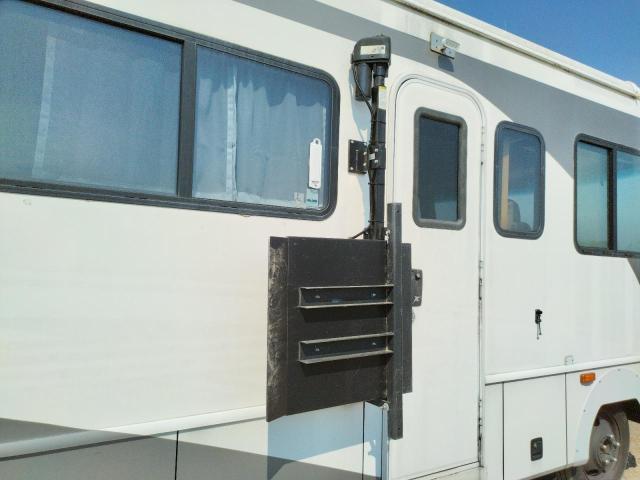 Photo 9 from auction – 2004 FLAI MOTORHOME with VIN 5B4LP57G543383100