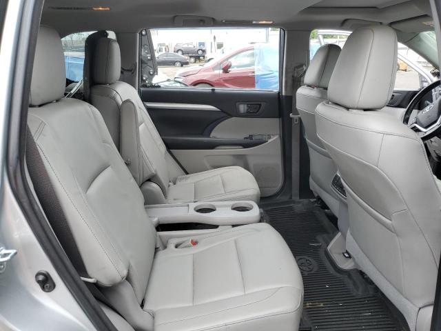 Photo 6 from auction – 2018 TOYOTA HIGHLANDER with VIN 5TDJZRFH9JS541087