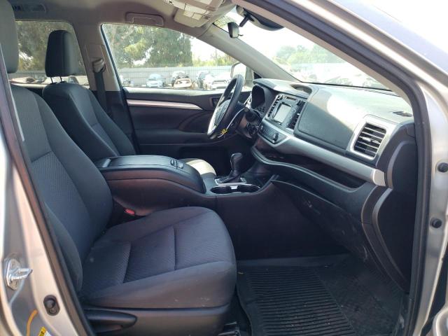 Photo 5 from auction – 2017 TOYOTA HIGHLANDER with VIN 5TDBZRFHXHS424181