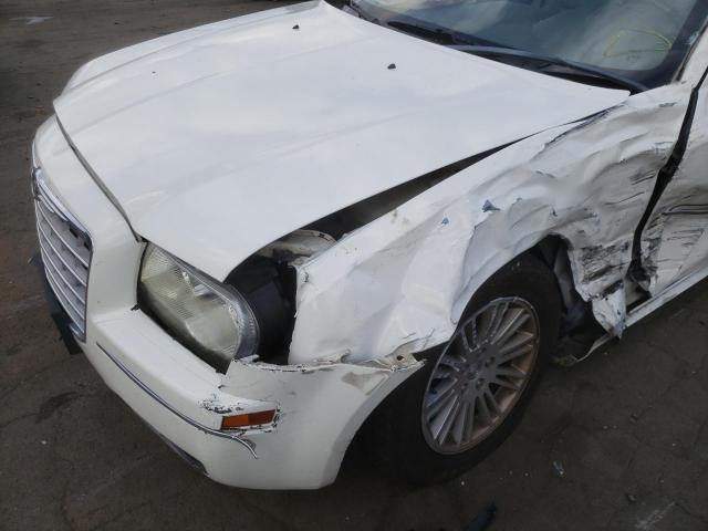 Photo 9 from auction – 2010 CHRYSLER 300 TOURIN with VIN 2C3CA5CV2AH225357
