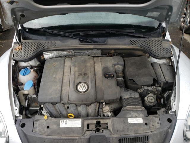Photo 7 from auction – 2014 VOLKSWAGEN BEETLE with VIN 3VWFP7AT6EM621381
