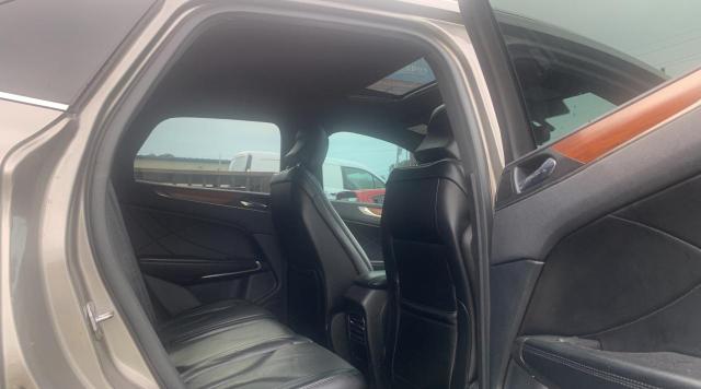 Photo 6 from auction – 2016 LINCOLN MKC RESERV with VIN 5LMCJ3C91GUJ27311
