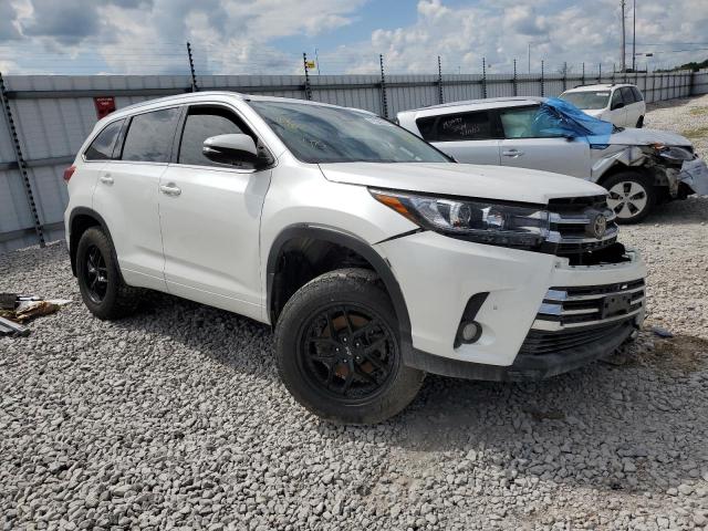 TOYOTA HIGHLANDER 2018 with VIN 5TDDZRFH3JS861261 - Photo from auction