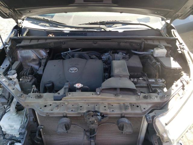 Photo 7 from auction – 2018 TOYOTA HIGHLANDER with VIN 5TDZZRFH4JS245977