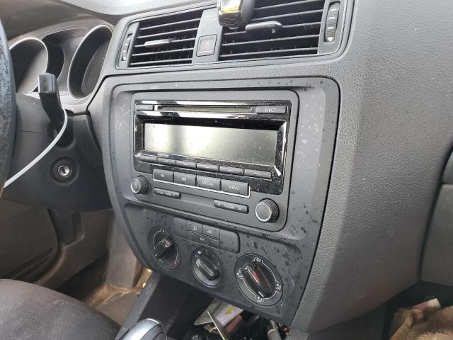 Photo 9 from auction – 2015 VOLKSWAGEN JETTA BASE with VIN 3VW2K7AJXFM326619