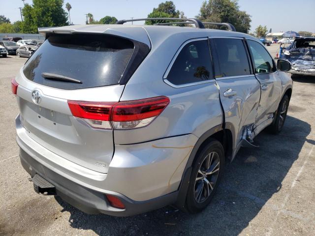 Photo 4 from auction – 2017 TOYOTA HIGHLANDER with VIN 5TDBZRFHXHS424181