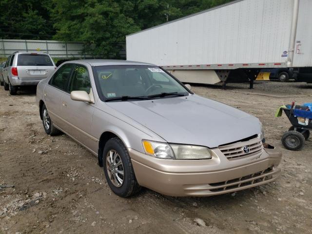 TOYOTA CAMRY CE 1998 with VIN 4T1BG22K4WU339033 - Photo from auction