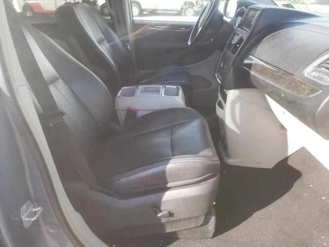 Photo 5 from auction – 2011 CHRYSLER TOWN & COU with VIN 2A4RR8DG8BR802768