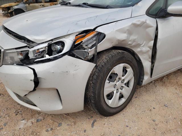 Photo 9 from auction – 2017 KIA FORTE LX with VIN 3KPFK4A71HE082962