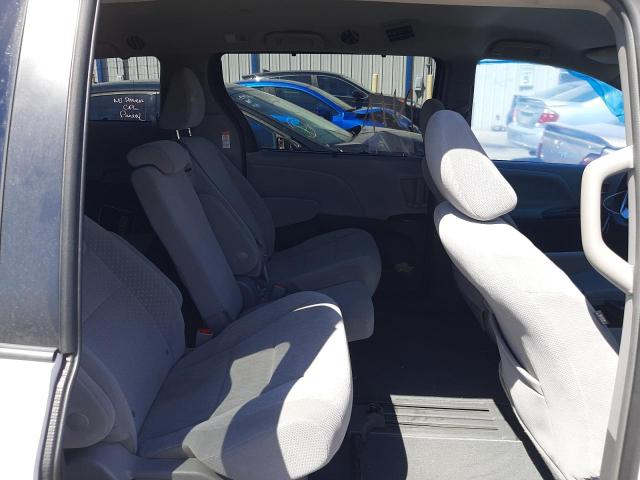 Photo 6 from auction – 2018 TOYOTA SIENNA LE with VIN 5TDKZ3DC3JS947116