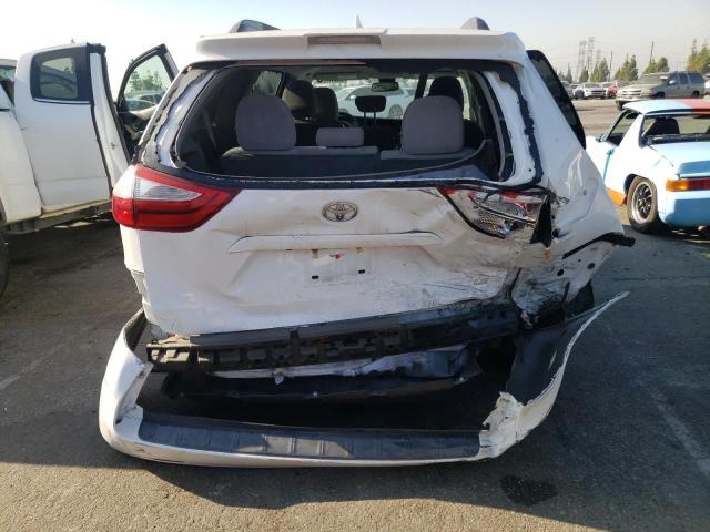 Photo 9 from auction – 2018 TOYOTA SIENNA LE with VIN 5TDKZ3DC4JS946430
