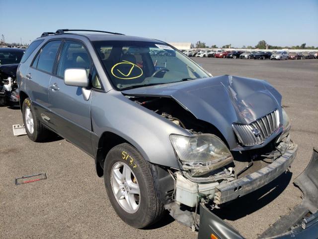 LEXUS RX 300 2000 مع رقم تعريف المركبة JT6HF10U2Y0150124 - صورة من المزاد