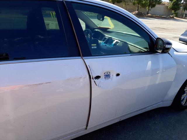 Photo 9 from auction – 2011 HYUNDAI GENESIS 3. with VIN KMHGC4DE6BU135879