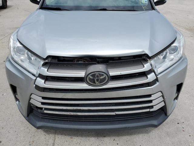 Photo 7 from auction – 2018 TOYOTA HIGHLANDER with VIN 5TDKZRFH9JS538145