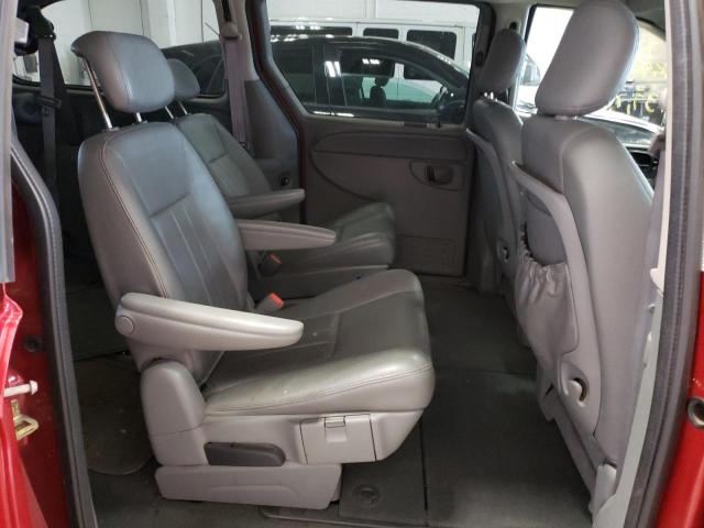 Photo 6 from auction – 2005 CHRYSLER TOWN & COU with VIN 2C4GP54L95R209732