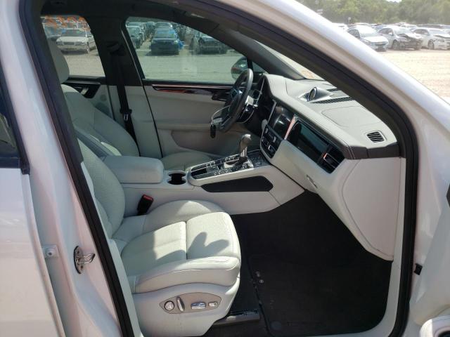 Photo 5 from auction – 2019 PORSCHE MACAN with VIN WP1AA2A51KLB04665