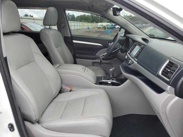 Photo 5 from auction – 2018 TOYOTA HIGHLANDER with VIN 5TDJZRFH9JS891853