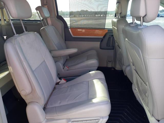 Photo 6 from auction – 2010 CHRYSLER TOWN & COU with VIN 2A4RR7DX7AR495473