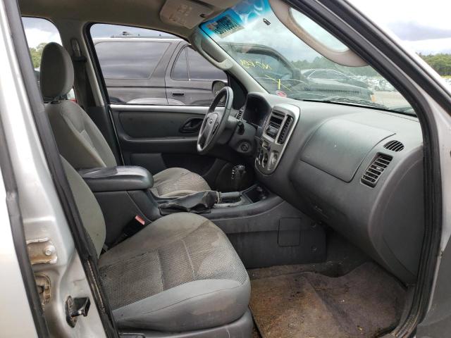 Photo 5 from auction – 2005 FORD ESCAPE XLT with VIN 1FMYU93105KA93142