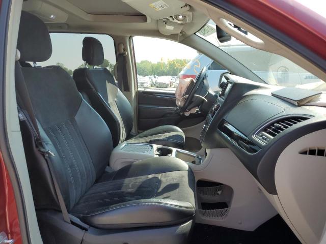 Photo 5 from auction – 2016 CHRYSLER TOWN & COU with VIN 2C4RC1JG0GR261483