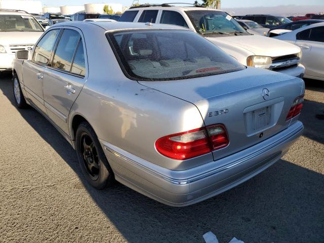Photo 3 from auction – 2000 MERCEDES-BENZ E 320 with VIN WDBJF65J5YA971250