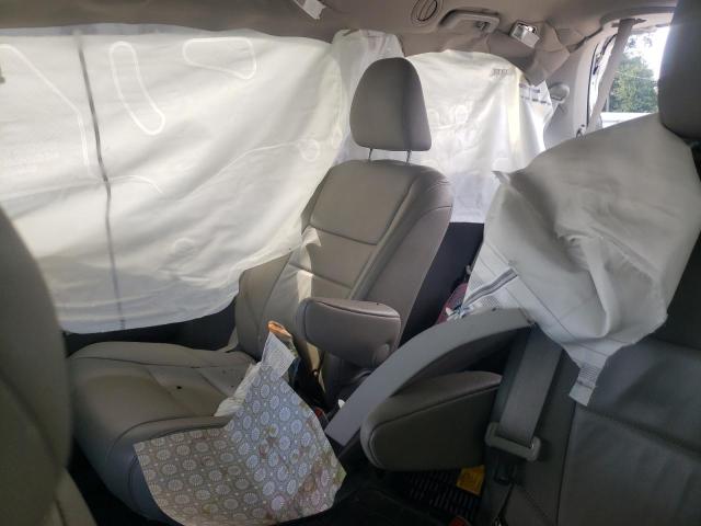 Photo 6 from auction – 2015 TOYOTA SIENNA XLE with VIN 5TDYK3DC7FS573602